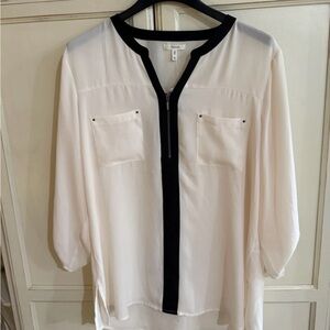 Maurices Black and Cream Zipper Blouse